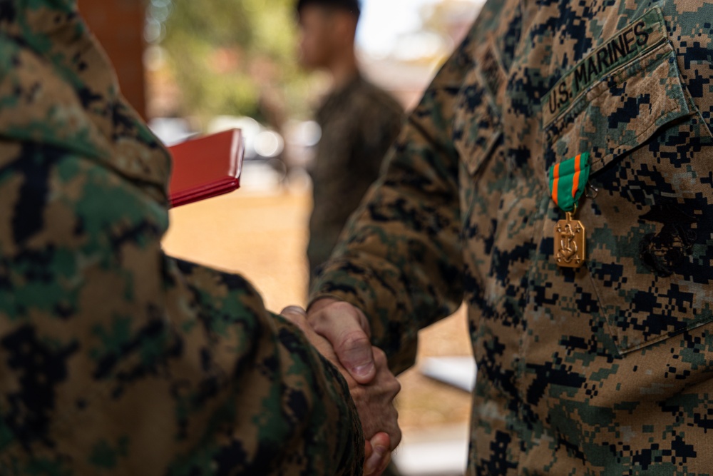 26th MEU Marine awarded for saving multiple people from automotive accident