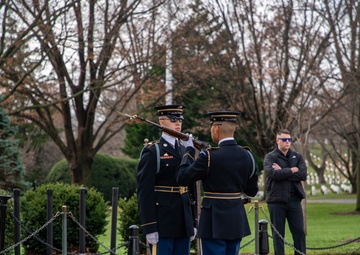 Remembering the 30th Infantry Division: North Carolina National Guard Leaders Pay Tribute at the Tomb of the Unknown Soldier