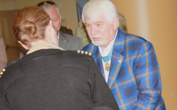 Medal of Honor recipients visit patients, staff at Walter Reed