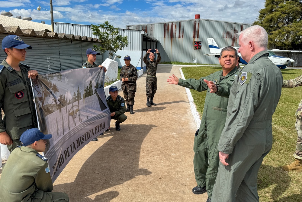 Arkansas National Guard Meets With Guatemalan Military Leadership