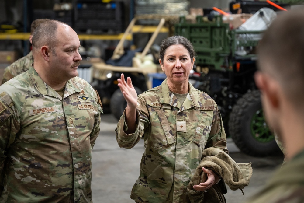 NGB official tours Kentucky Air Guard Base