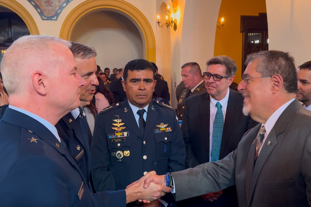 Arkansas National Guard Meets With Guatemalan Military Leadership