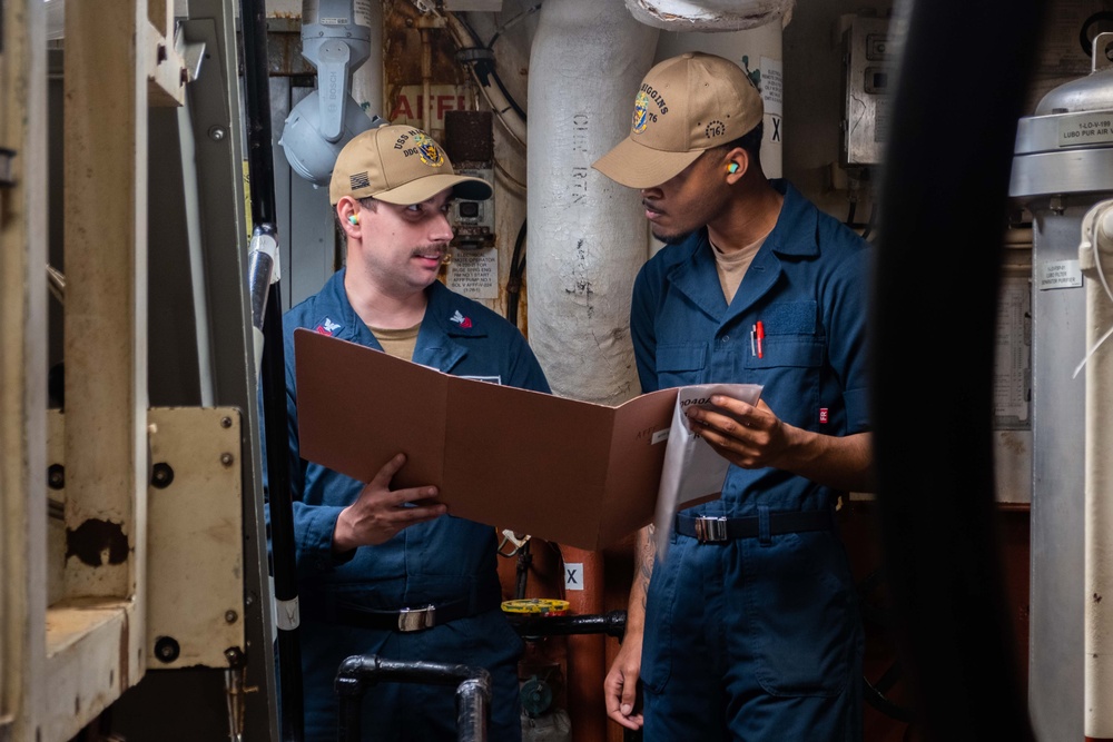 USS Higgins Conducts Inspection Drill