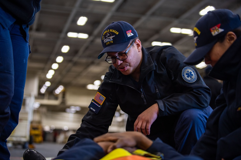 USS Ronald Reagan (CVN 76) conducts damage control training