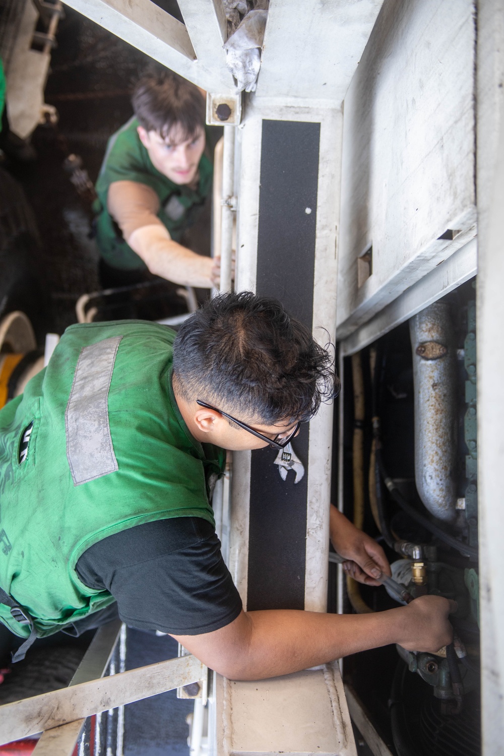 USS Carl Vinson (CVN 70) Conducts Routine Operations in the Philippine Sea