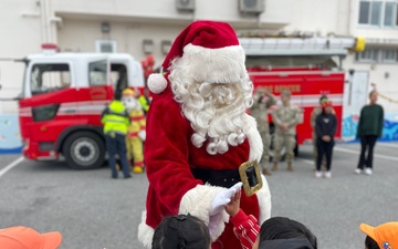 Sharing Holiday Cheer: USAG Okinawa Connects with Local Community