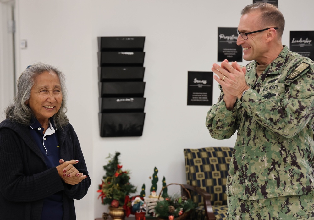 NAVFAC PAC Commander presents coin to NAVFAC Hawaii employees