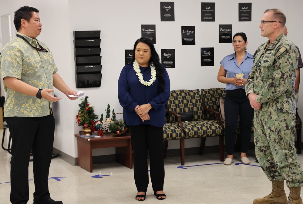 NAVFAC PAC Commander presents coin to NAVFAC Hawaii employees