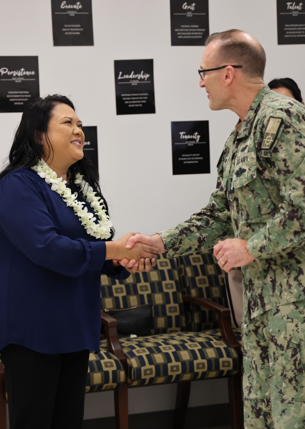 NAVFAC PAC Commander presents coin to NAVFAC Hawaii employees