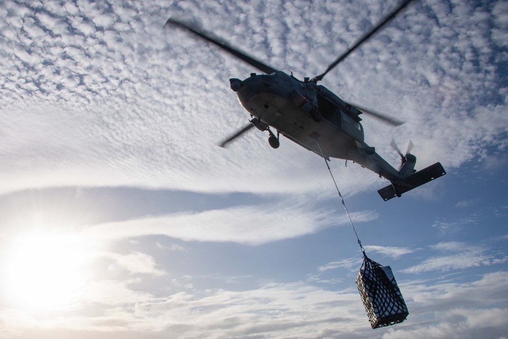 USS Carl Vinson (CVN 70) Conducts Routine Flight Operations in the Philippine Sea