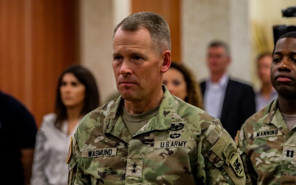 207th Military Intelligence Brigade (Theater) Honors Soldier at Retirement Ceremony