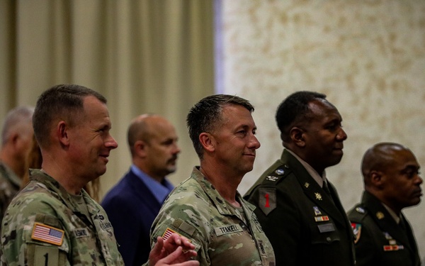 207th Military Intelligence Brigade (Theater) Honors Soldier at Retirement Ceremony