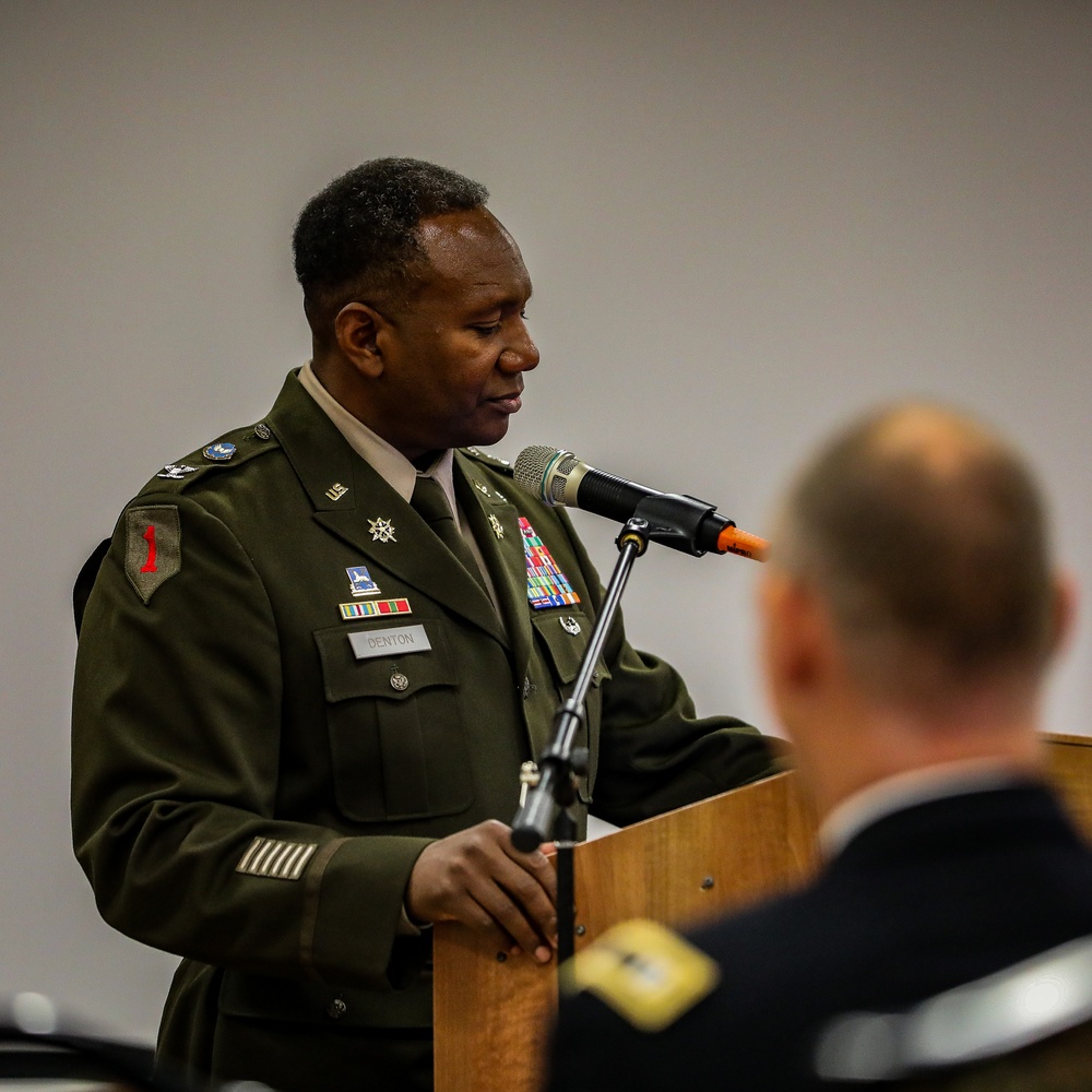 207th Military Intelligence Brigade (Theater) Honors Soldier at Retirement Ceremony