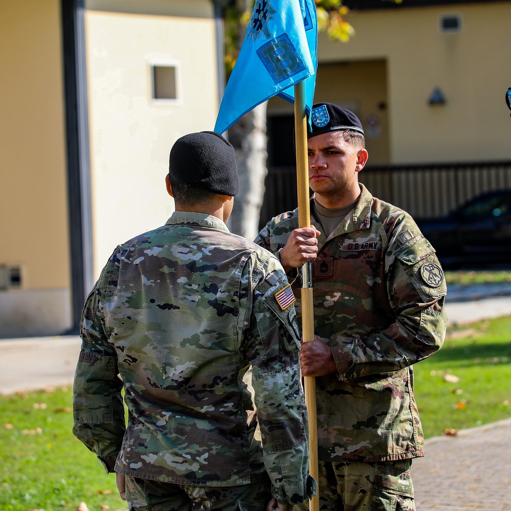 522d Military Intelligence Battalion Holds Change of Command Ceremony