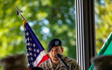 522d Military Intelligence Battalion Holds Change of Command Ceremony