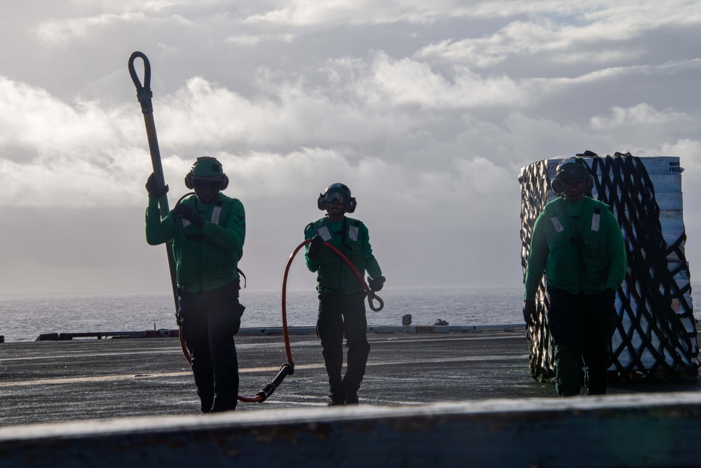 USS Carl Vinson (CVN 70) Conducts Routine Flight Operations in the Philippine Sea