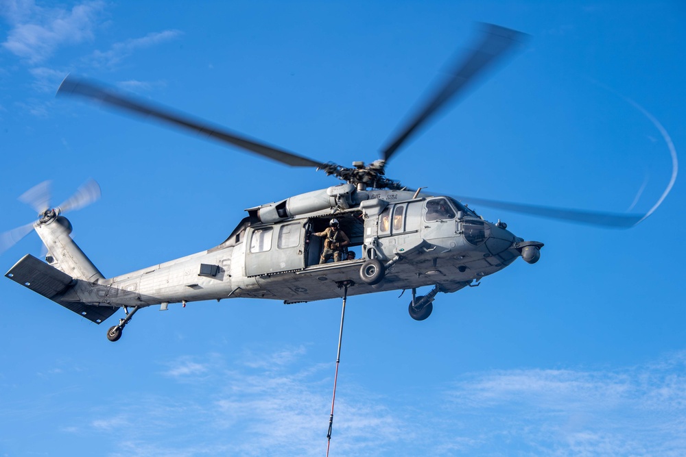 USS Carl Vinson (CVN 70) Conducts Routine Flight Operations in the Philippine Sea