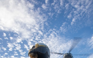 USS Carl Vinson (CVN 70) Conducts Routine Flight Operations in the Philippine Sea