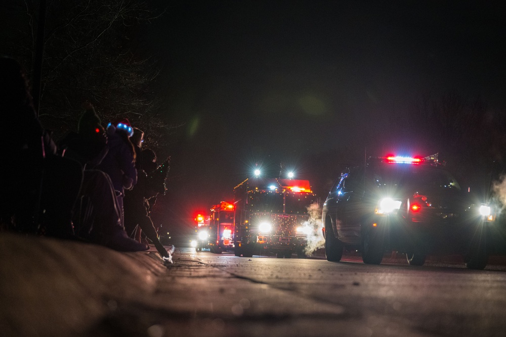 From Santa to sirens: Andrews lights up the holidays with parade