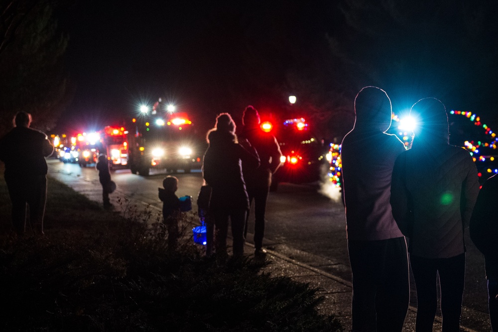 From Santa to sirens: Andrews lights up the holidays with parade