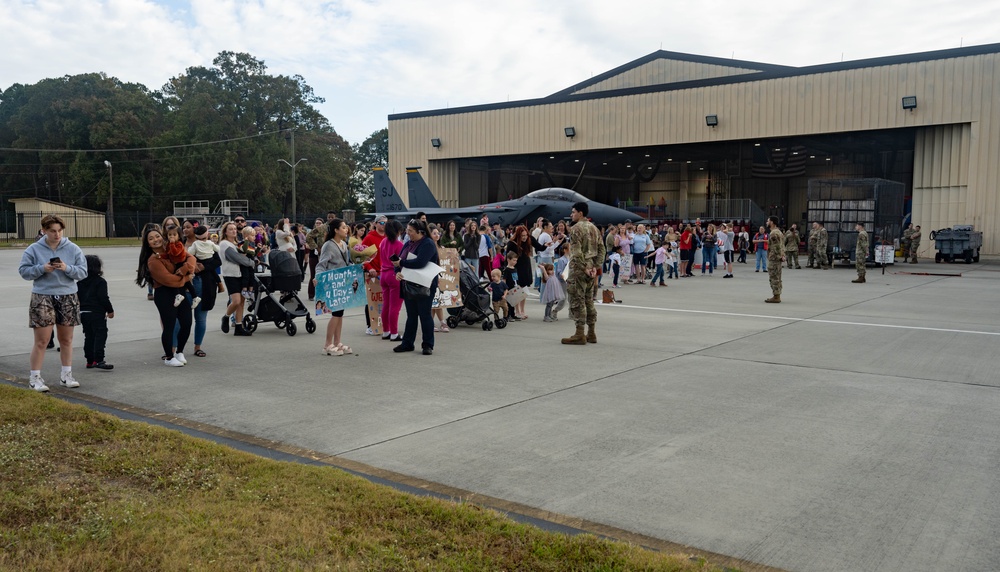 4th Fighter Wing Airmen return from deployment