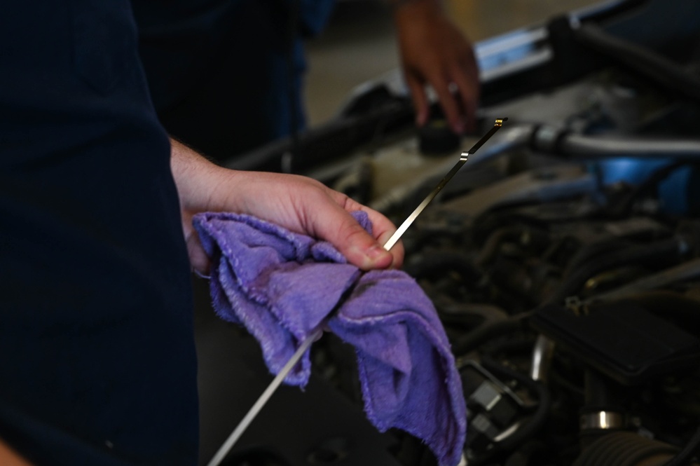 Free Vehicle Maintenance for Spouses of Deployed Members