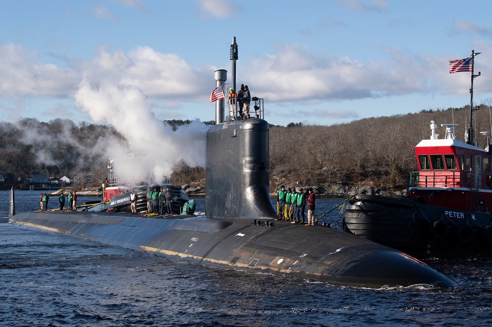 PCU Iowa (SSN 797) Arrives at SUBASE New London