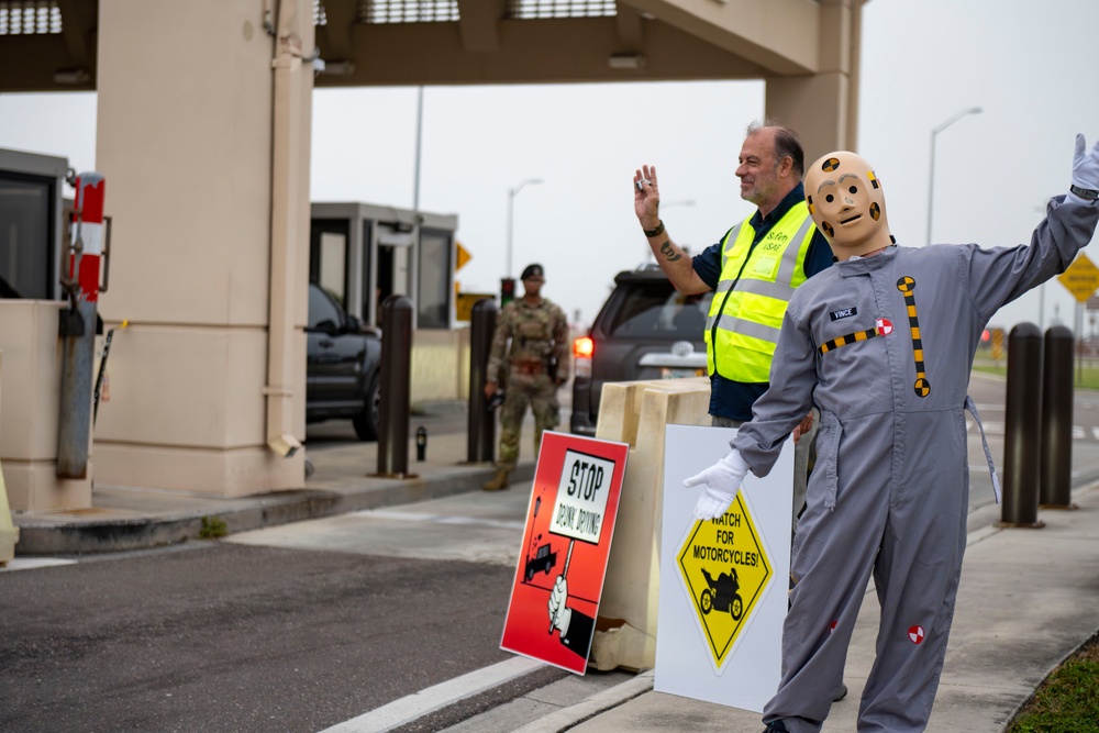 MacDill safety campaigns against distracted driving