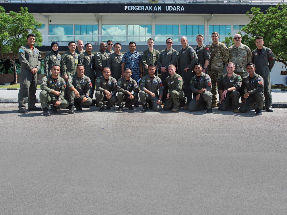 141st Air Refueling Wing Makes Military History by Refueling Russian Made SU-30MKM