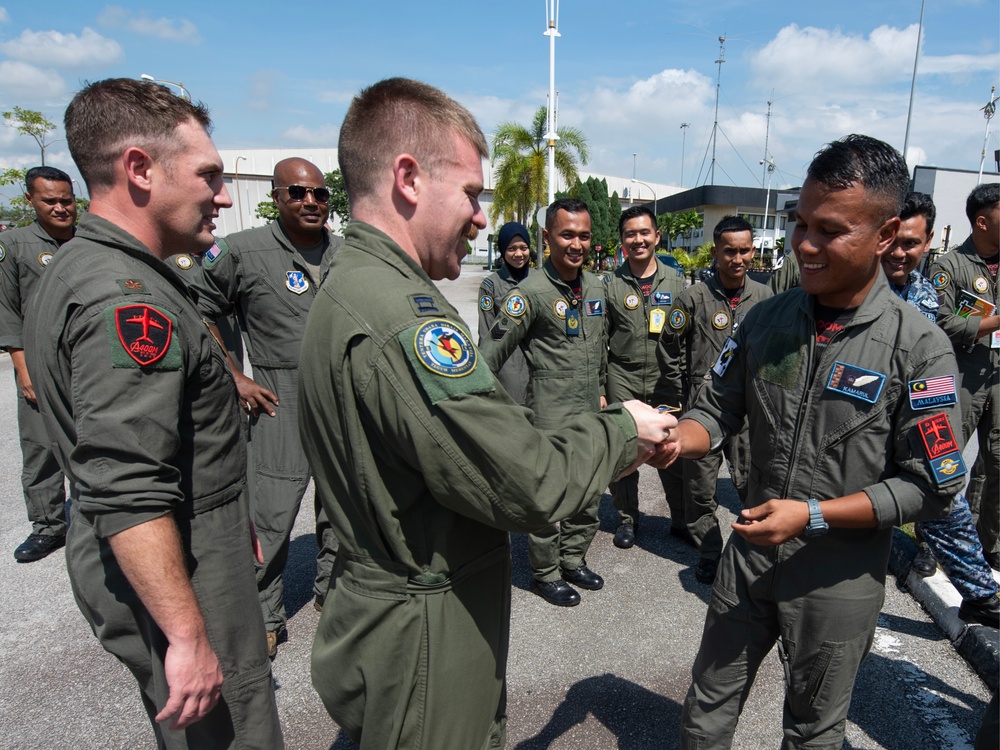 141st Air Refueling Wing Makes Military History by Refueling Russian Made SU-30MKM