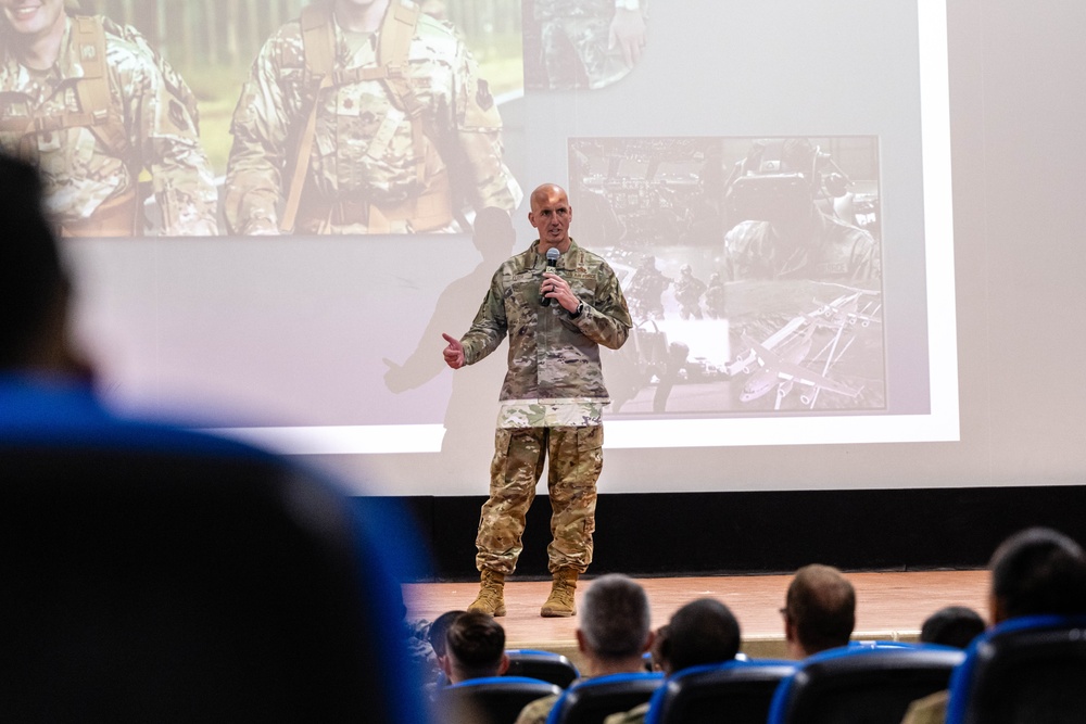 CSAF &amp; CMSAF discuss readiness and partnerships during visit to AFCENT