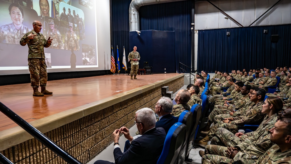 CSAF &amp; CMSAF discuss readiness and partnerships during visit to AFCENT