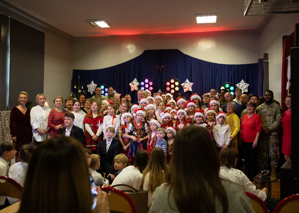 1st Cavalry Division visits Polish School in Wysoka