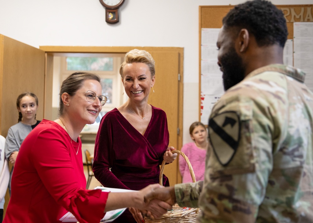 1st Cavalry Division visits Polish School in Wysoka