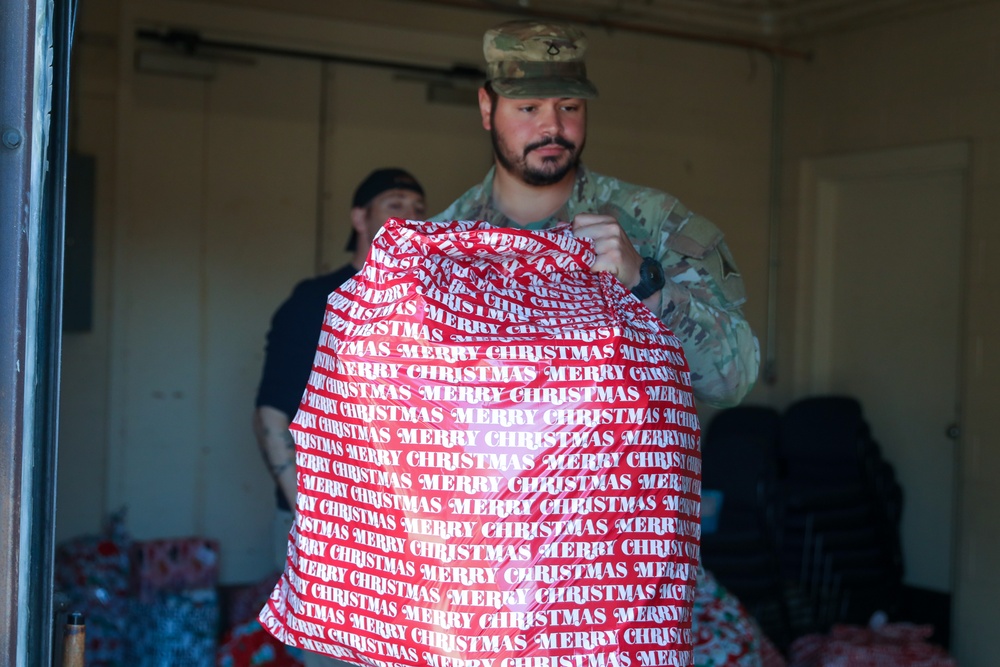 III Armored Corps HSC Hosts Holiday Toy Drive at People First Center