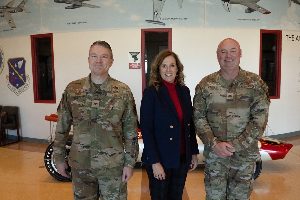 181st Intelligence Wing Hosts the U.S. Air Force Honorary Commanders program for Terre Haute Community Leaders