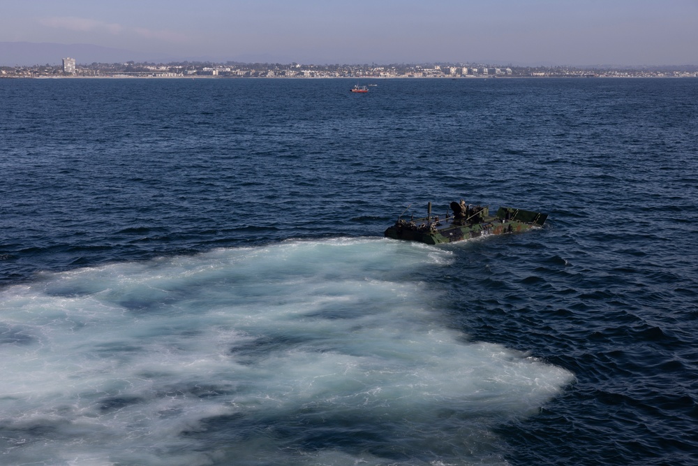 3rd AA Bn. conducts ACV ship-to-shore operations with USS Harpers Ferry