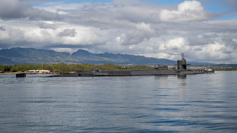 USS Michigan (SSGN 727) arrives at Joint Base Pearl Harbor-Hickam