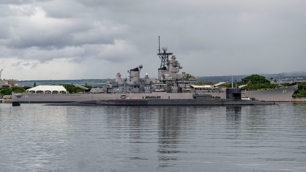 USS Michigan (SSGN 727) arrives at Joint Base Pearl Harbor-Hickam