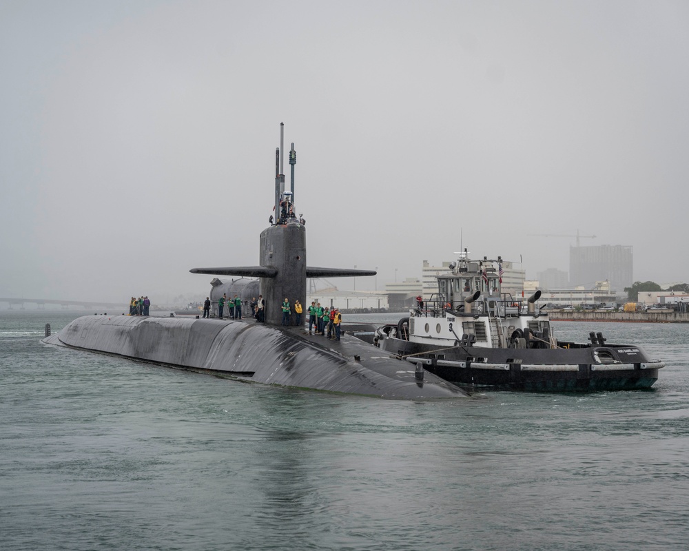 USS Michigan (SSGN 727) arrives at Joint Base Pearl Harbor-Hickam