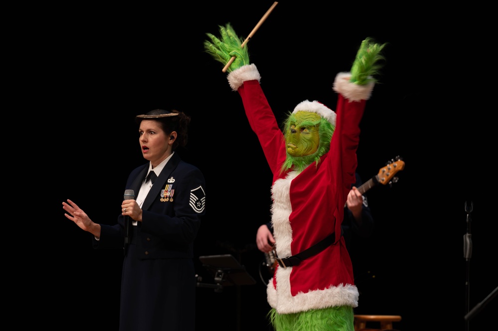 PACAF Band Brings Holiday Cheer to Musashimurayama