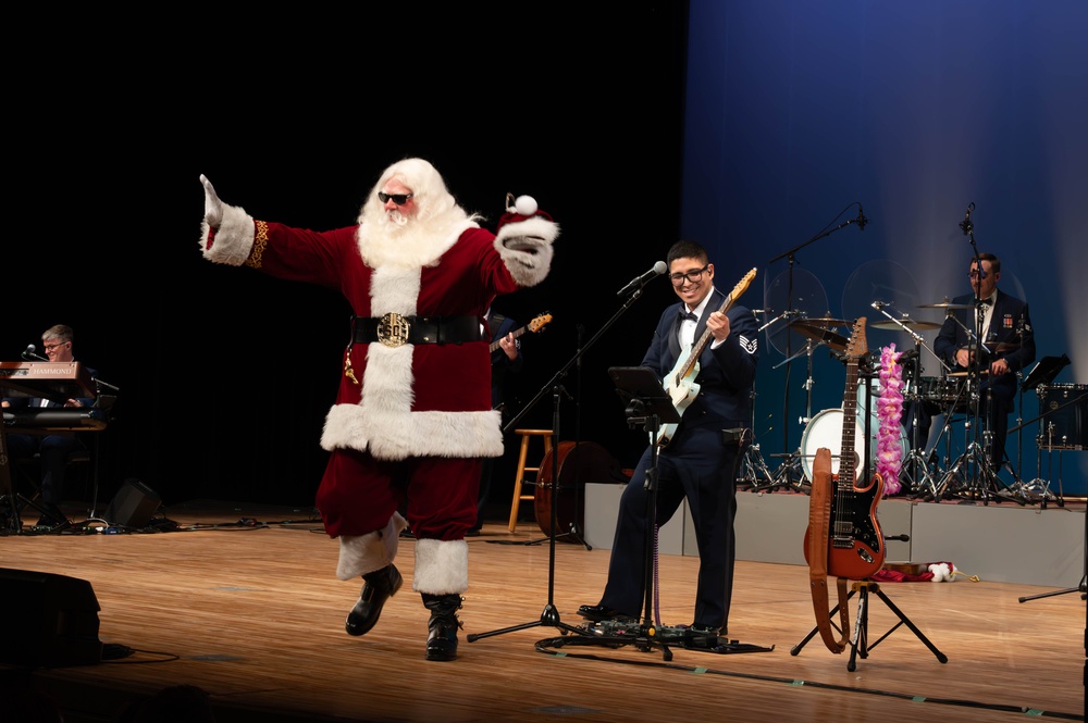 PACAF Band Brings Holiday Cheer to Musashimurayama