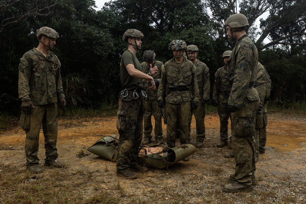 III MIG | 3d Intel. Bn. Marines Conduct the E Course