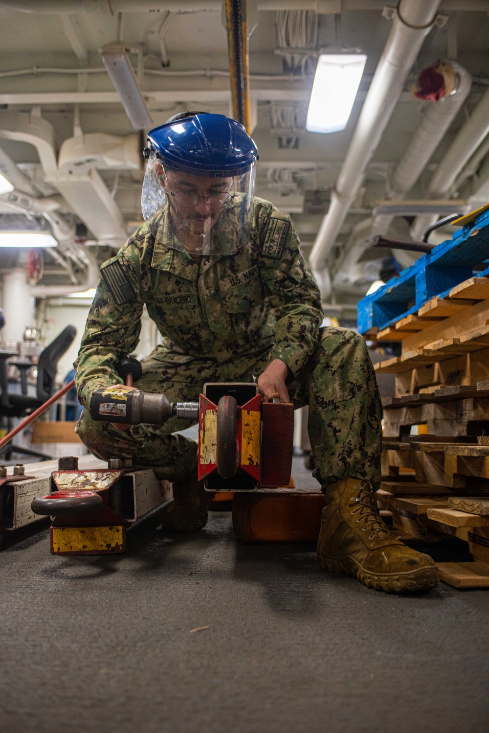 USS Ronald Reagan (CVN 76) performs aviation maintenance