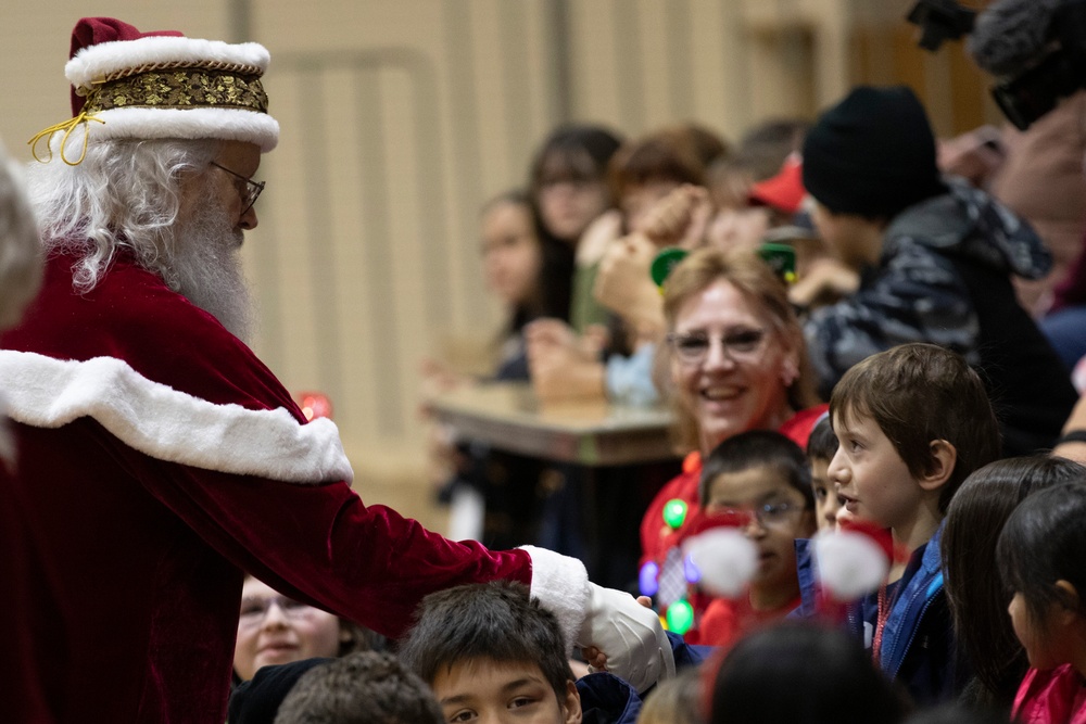 AKNG brings Christmas cheer to Yakutat, Op Santa 2024