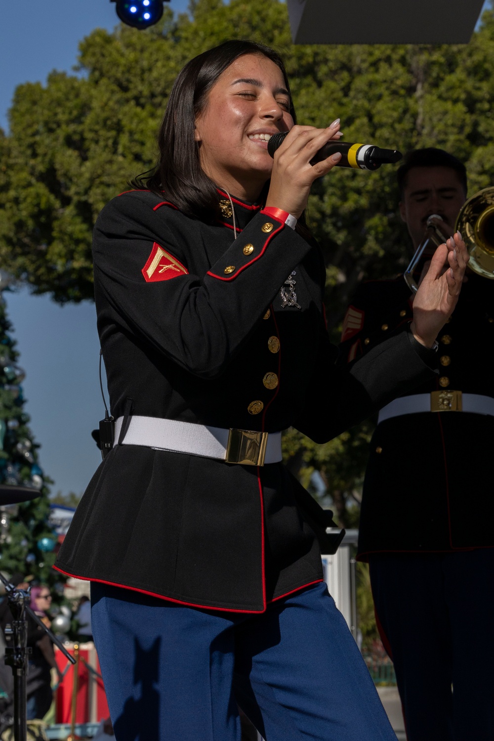 1st MARDIV Band performs at Downtown Disney during Toys for Tots drive