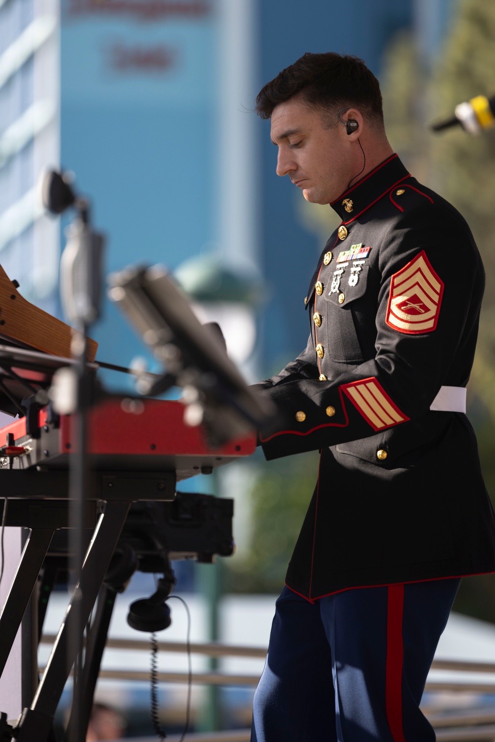 1st MARDIV Band performs at Downtown Disney during Toys for Tots drive