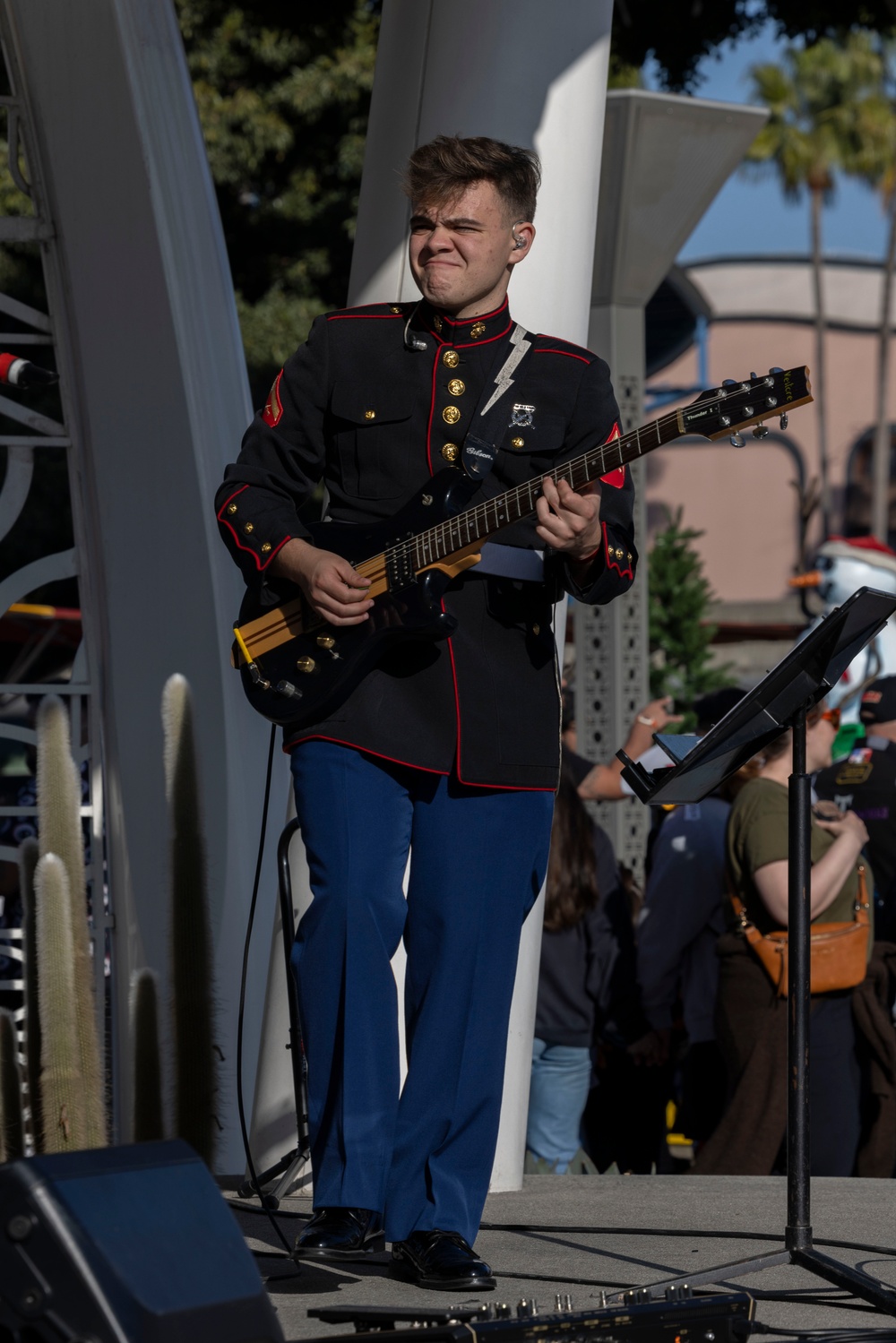 1st MARDIV Band performs at Downtown Disney during Toys for Tots drive