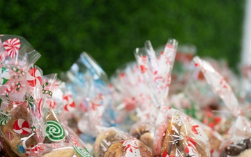 Joint Base Pearl Harbor-Hickam cookie caper delivers cookies to Airmen