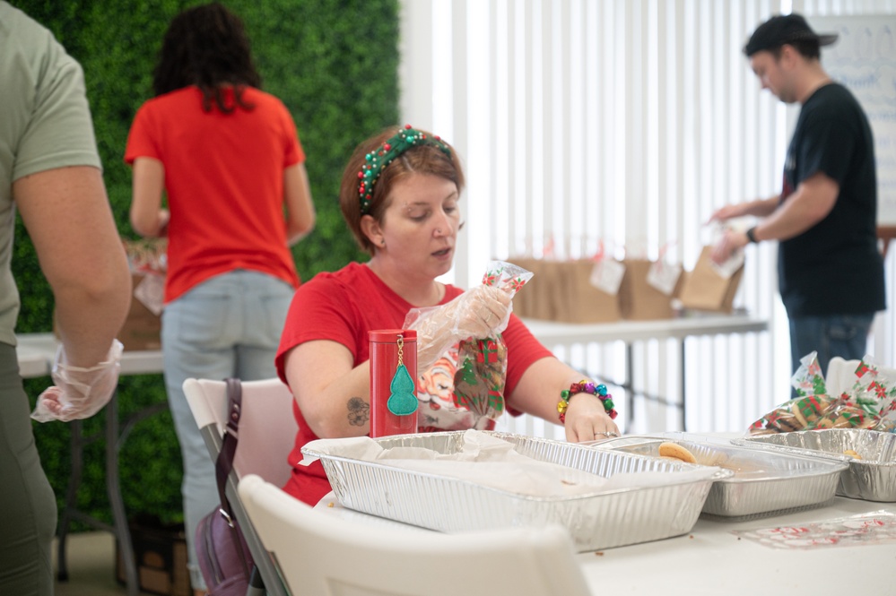 Joint Base Pearl Harbor-Hickam cookie caper delivers cookies to Airmen